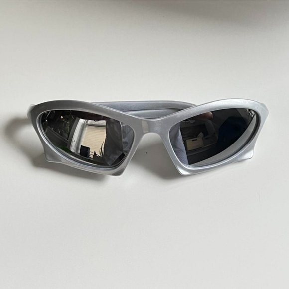 Y2K 2000s vintage style chrome silver surfer men's sunglasses - Picture 1 of 5